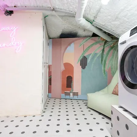 Apartment Shway - The Pink Pigeon *