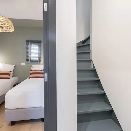 Shway - The Pink Pigeon Apartment *